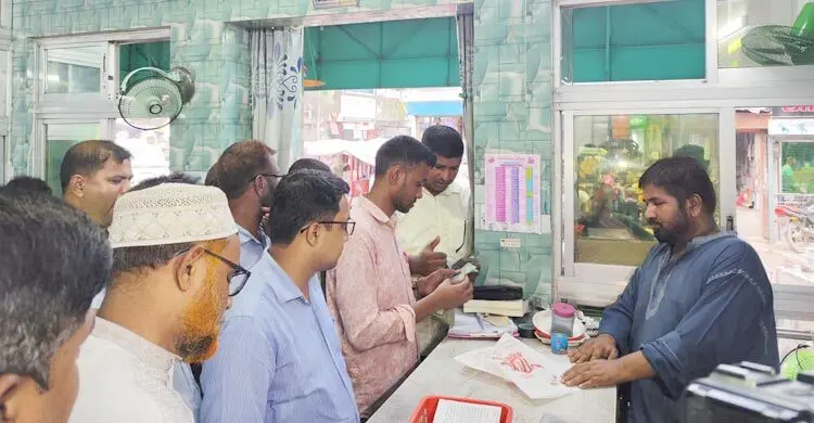 সৈয়দপুরে দুই রেস্তোরাঁকে আড়াই লাখ টাকা জরিমানা