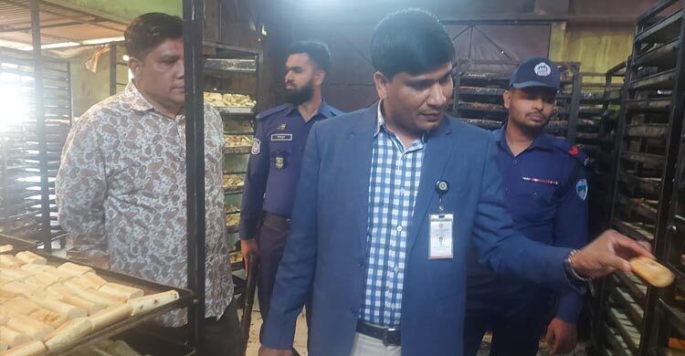 অস্বাস্থ্যকর পরিবেশে খাদ্য উৎপাদন, দোকানির জ‌রিমানা