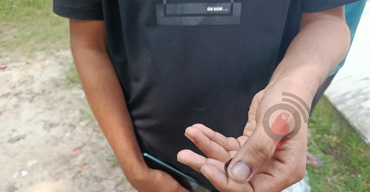 রাকসু নির্বাচন: মুছে যাচ্ছে আঙুলের কালি