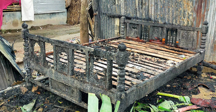 আগুনে পুড়ে ছাই দুই ভাইয়ের স্বপ্ন