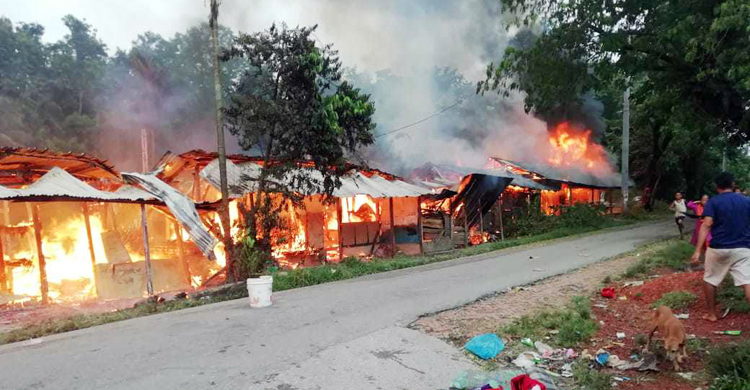 রাঙ্গামাটিতে আগুনে পুড়ে ছাই ৯ দোকান-বসতঘর