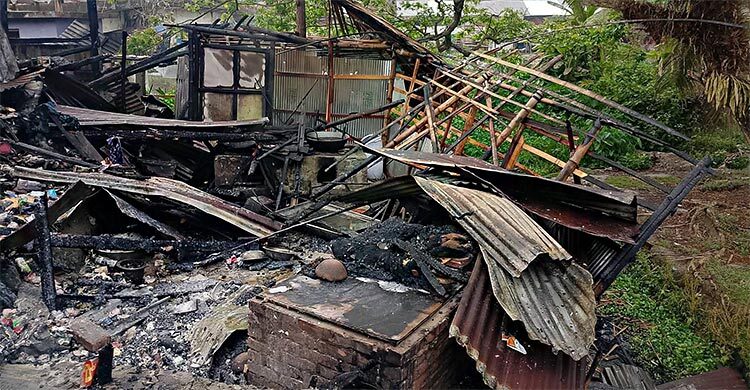 বাগেরহাটে আগুনে ৯ দোকান পুড়ে ছাই, অর্ধকোটি টাকার ক্ষতি