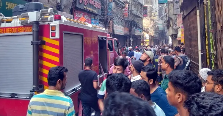 ফায়ার সার্ভিসের গাড়ি