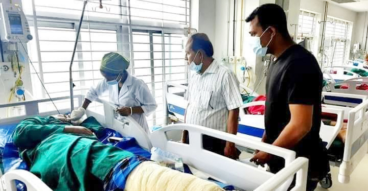 অবশেষে মৃত্যুর কাছে হার মানলেন লতিফা