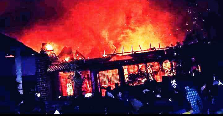 গাইবান্ধায় বসতঘরে আগুন, ক্ষতি ১০ লাখ টাকার