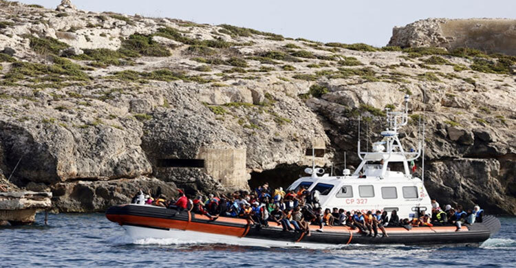 ফেরিতে আগুন, ১৭৭ জনকে উদ্ধার করলো ইতালির কোস্টগার্ড