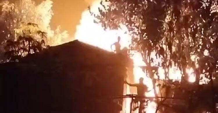পাঁচদিনের ব্যবধানে রোহিঙ্গা ক্যাম্পে আবারও আগুন
