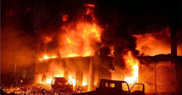 একবছরে ২৭ হাজারের বেশি দুর্ঘটনা, সিগারেট-চুলা থেকে আগুন লাগে বেশি