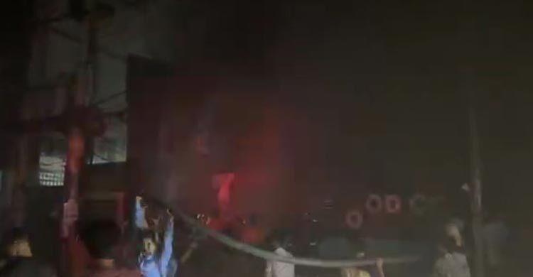 Fire erupts at Bailey Road restaurant, fire-engines trapped in traffic