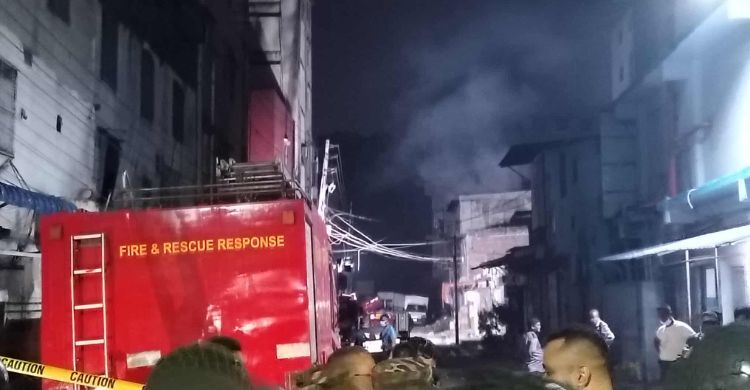 এখনো জ্বলছে আগুন, উড়ছে ধোঁয়া