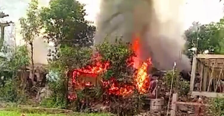 ফটিকছড়িতে ৬ বসতঘর পুড়ে ছাই