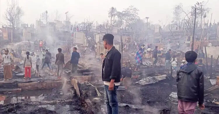 Over 450 shanties gutted in Ukhiya Rohingya camp fire