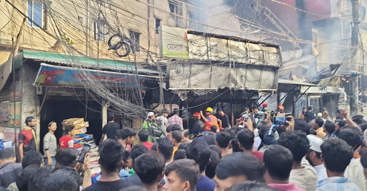 গাজীপুর, আগুন, ফায়ার-সার্ভিসগাজীপুরে মার্কেটে আগুন