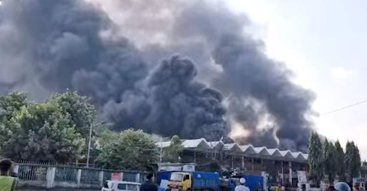 কার্গো ভিলেজের আগুন নেভাতে গিয়ে আনসারের ১৫ সদস্য আহত