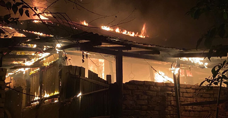 রাঙ্গুনিয়ায় আগুনে পুড়লো বসতঘর