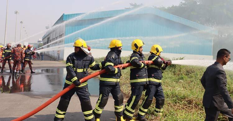 শাহ আমানত বিমানবন্দরে অগ্নিনির্বাপণ মহড়া