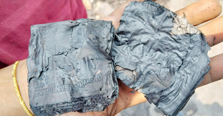 পরনের কাপড়-টিভি-ফ্রিজ-খাট-টাকা সব পুড়ে শেষ