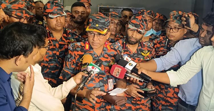 ২ ফায়ার ফাইটার ১০০ শতাংশ দগ্ধ, পিপিও পুড়ে গেছে: ডিজি