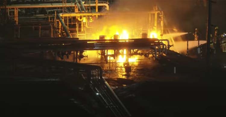 যুক্তরাষ্ট্রের শেভরন তেল শোধনাগারে ভয়াবহ আগুন