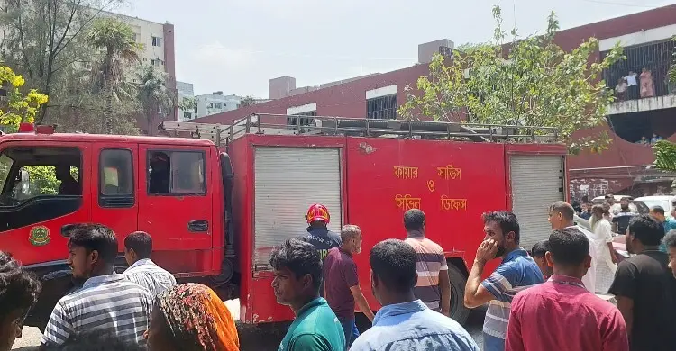 শিশু হাসপাতালের বেজমেন্টে অগ্নিকাণ্ড