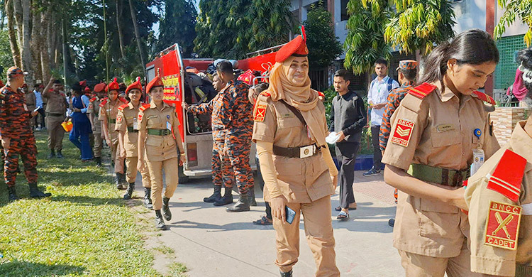বাগেরহাটে ফায়ার ফাইটিং প্রশিক্ষণ-মহড়া
