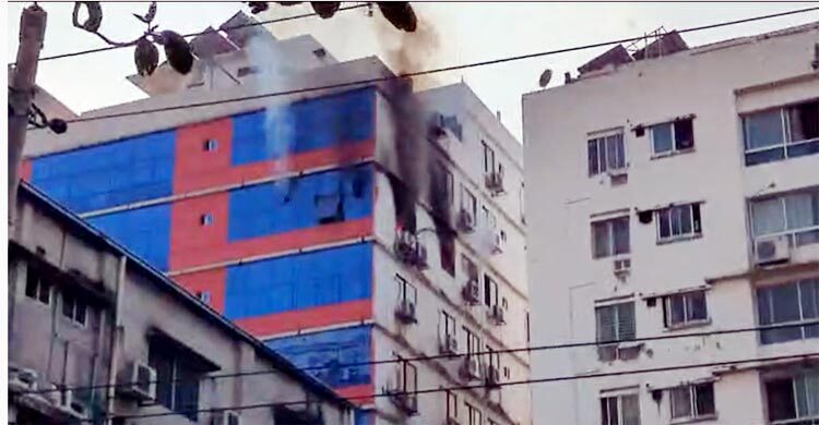 বিজয়নগরে বহুতল ভবনে আগুন, নিয়ন্ত্রণে ৫ ইউনিট