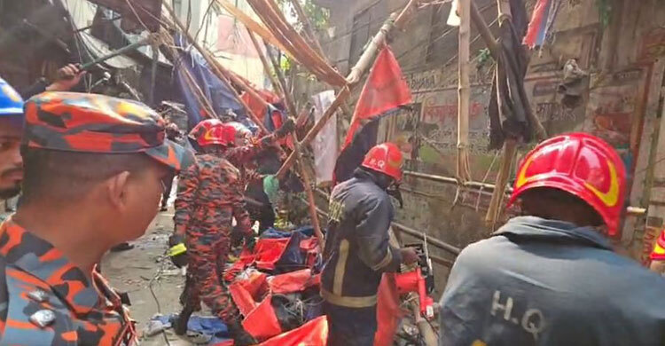 Earthquake: 3 killed in building railing collapse in Old Dhaka