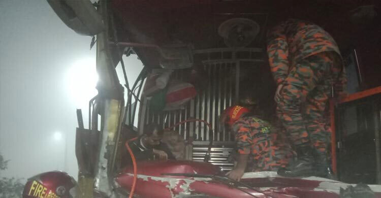 Dense fog leads to multiple accidents on Dhaka-Mawa Expressway