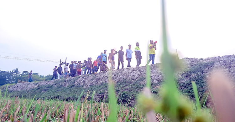 দেশি শিং মাছের পোনা রক্ষায় ব্যতিক্রমী প্রচারণা
