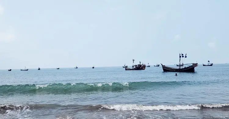 নাফ নদী থেকে বাবা-ছেলেসহ ৭ জেলেকে ধরে নিয়ে গেলো আরাকান আর্মি