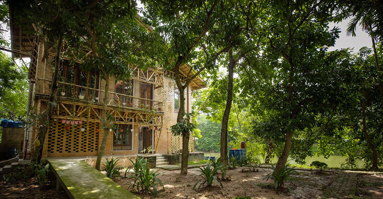 A house that floats, breathes and fights climate change