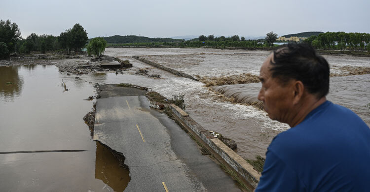 30 killed as heavy rain, landslides hit northern China