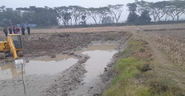 কৃষিজমির মাটি বিক্রি করায় লাখ টাকা জরিমানা