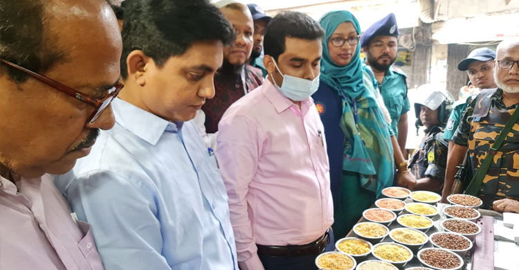 খাতুনগঞ্জে জেলা প্রশাসনের অভিযানে ৪ প্রতিষ্ঠানকে জরিমানা