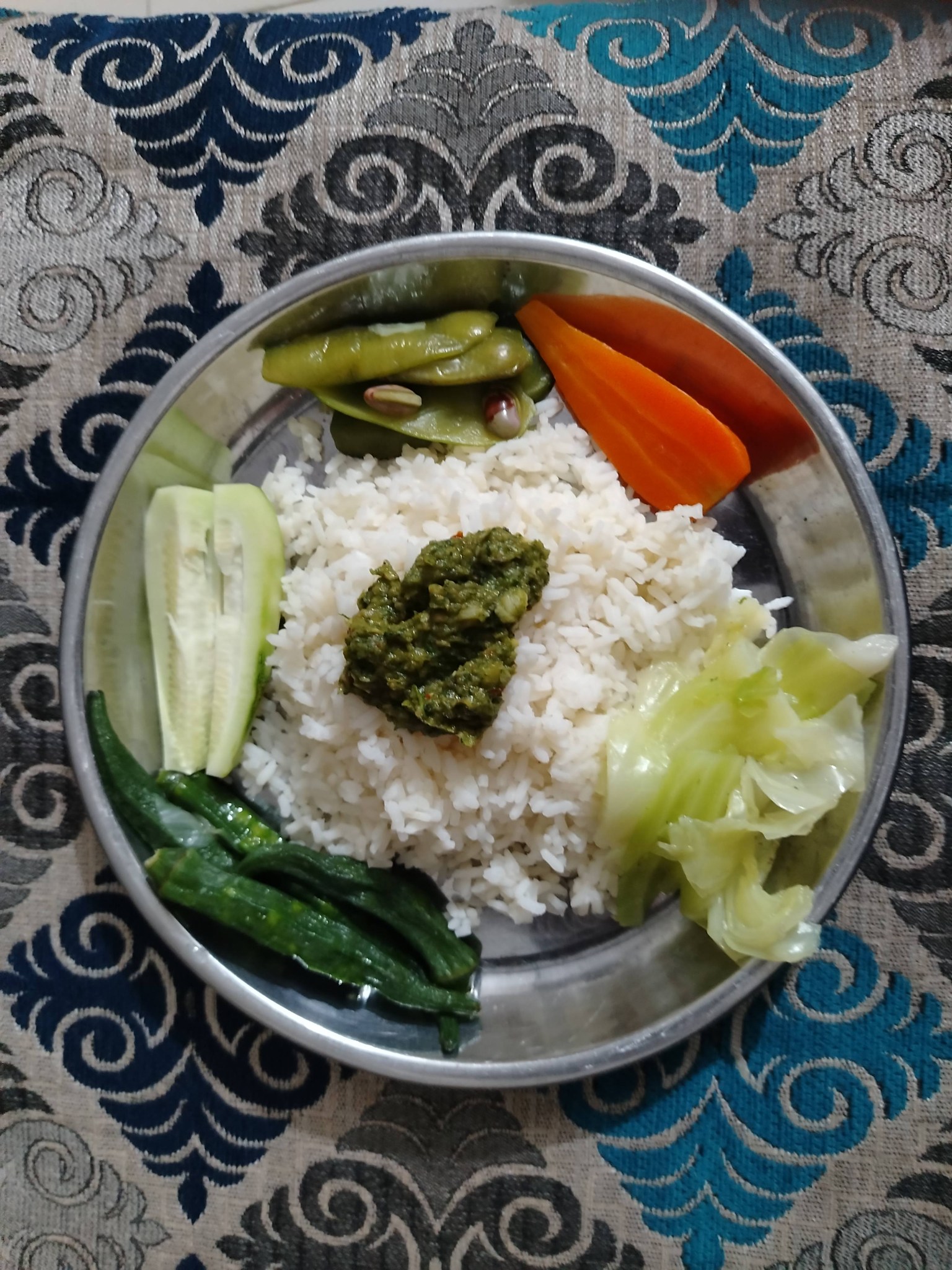 সবজি সেদ্ধ-মরিচ ভর্তার সঙ্গে হোক রাতের খাবার