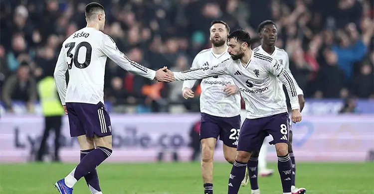 শেষ মুহূর্তের গোলে হার এড়ালো ম্যানচেস্টার ইউনাইটেড