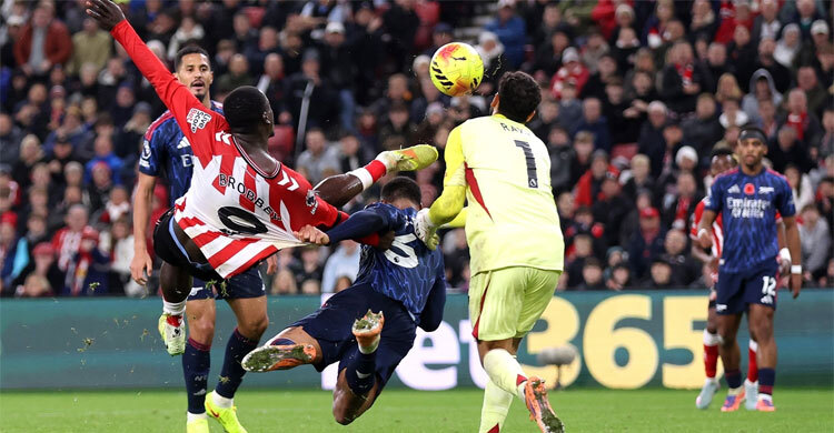 শেষ মুহূর্তে আর্সেনালের পয়েন্ট কেড়ে নিল সান্ডারল্যান্ড