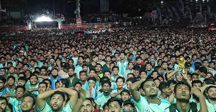 আর্জেন্টিনার জয়ে দেশজুড়ে রাতভর উল্লাস, মেসি স্লোগানে মুখর অলিগলি