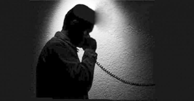 ‘অনেক অবৈধ টাকা কামিয়েছেন, আমাকে না দিলে ফেঁসে যাবেন’