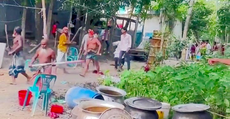 মাংস না খেয়ে জমাচ্ছিলেন টেবিলের নিচে, বিয়েবাড়িতে সংঘর্ষে আহত ৮