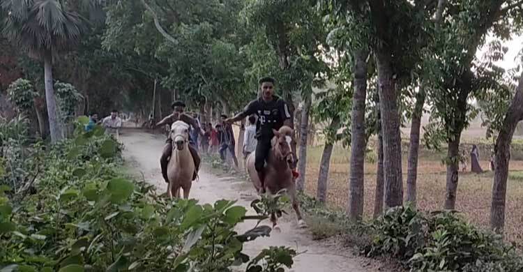 ফরিদপুরে ঐতিহ্যবাহী ঘোড়দৌড় প্রতিযোগিতা অনুষ্ঠিত