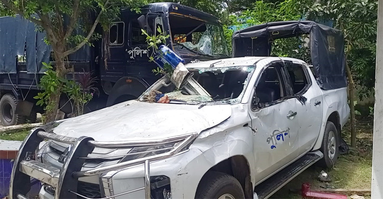 তাণ্ডবের পর ভাঙ্গা এখন শান্ত, তবে দুই মহাসড়কে অবরোধ চলছে