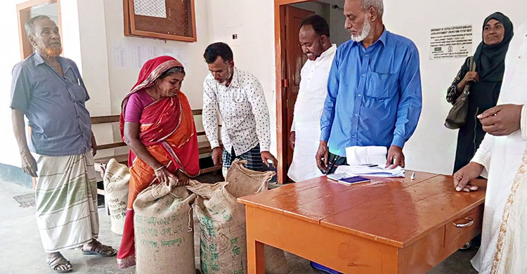 বরাদ্দের চাল জেলের হাতে পৌঁছানোর আগেই ১০০ কেজি করে গায়েব