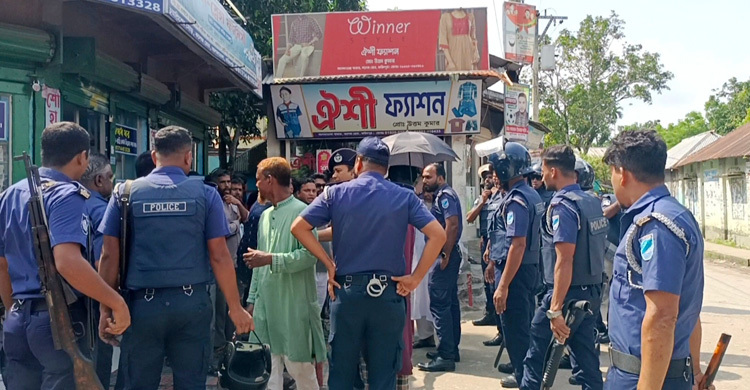 ফরিদপুরে মানববন্ধনের প্রস্তুতিকালে বিএনপির ৪ নেতা আটক