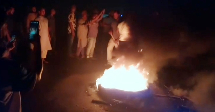 বিএনপির কমিটি বাতিলের দাবিতে এক্সপ্রেসওয়েতে অবরোধ, যানজট-ভোগান্তি