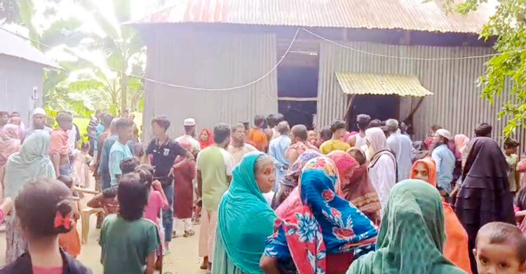 বেড়া ভেঙে ঘরে ঢুকে স্ত্রীকে পিটিয়ে হত্যা, স্বামী আটক
