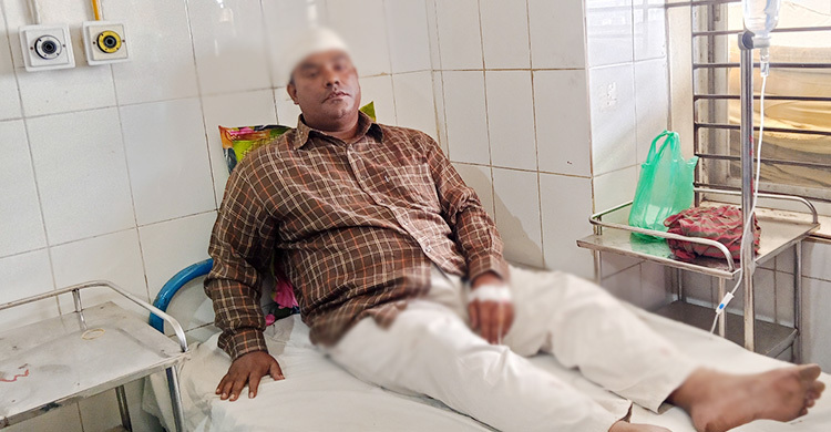 চাঁদা না পেয়ে বাস কাউন্টারে হামলা, ম্যানেজার আহত