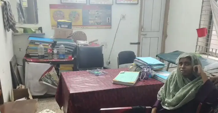 পরিদর্শিকার কক্ষে ডিএনসি, অসুস্থ হয়ে হাসপাতালে রোগী
