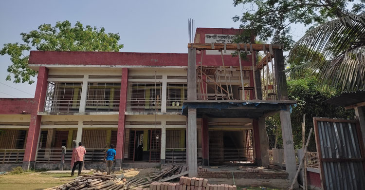 মন্দিরে কারা আগুন দেয় জানা যায়নি, হত্যাকাণ্ডে জড়িত শতাধিক ব্যক্তি