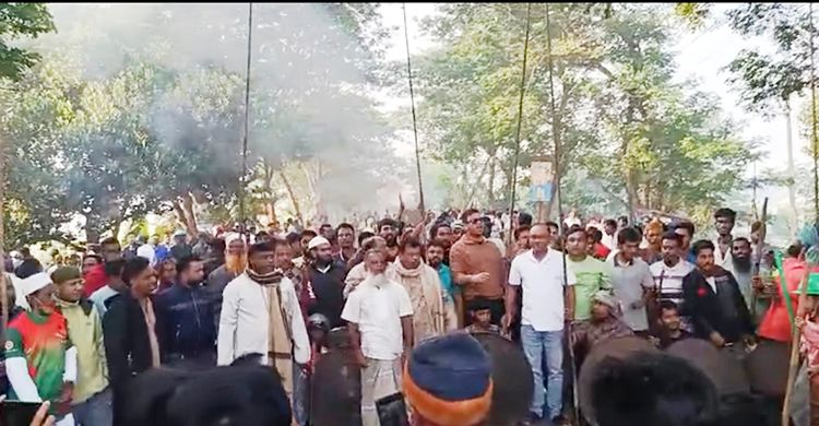 ফরিদপুরে সাড়ে ৪ ঘণ্টা পর ঢাকা-খুলনা মহাসড়কে যান চলাচল শুরু